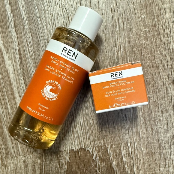 NWT REN Ready Steady Glow Bundle - Picture 1 of 1